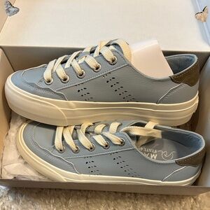 NWT Blowfish Malibu Shade Perform Sneaker